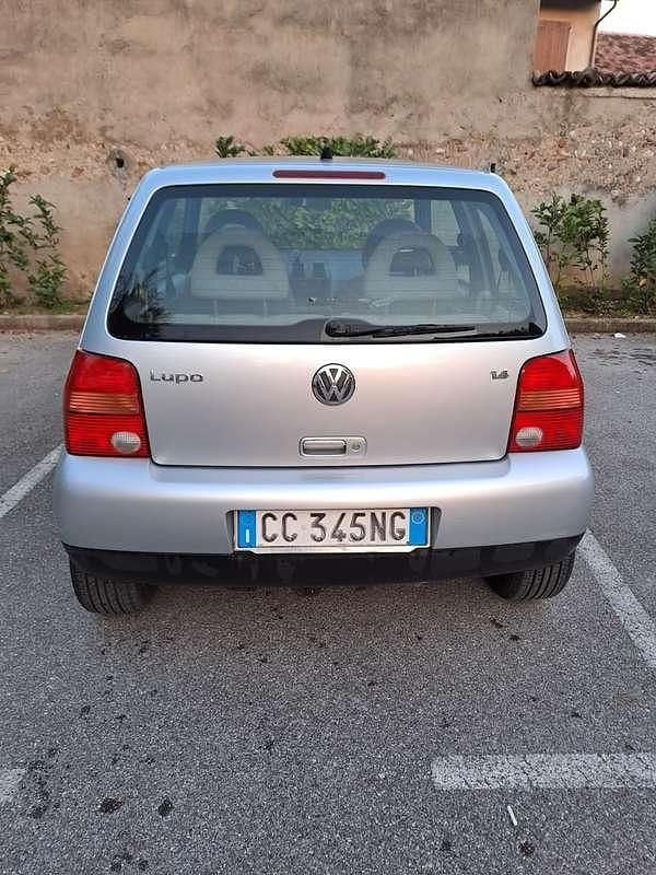 Usata VW Lupo Highline 75 CV (55 kW) 2003 Argento Utilitaria