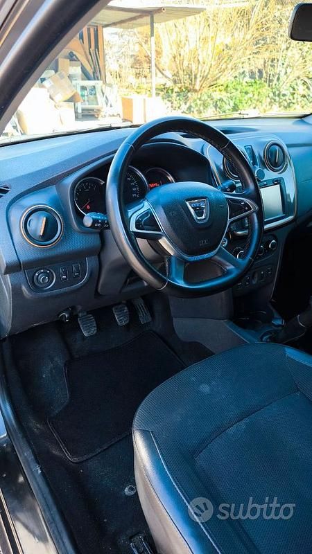 Usata Dacia Sandero 90 CV (66 kW) 2017 Nero Berlina