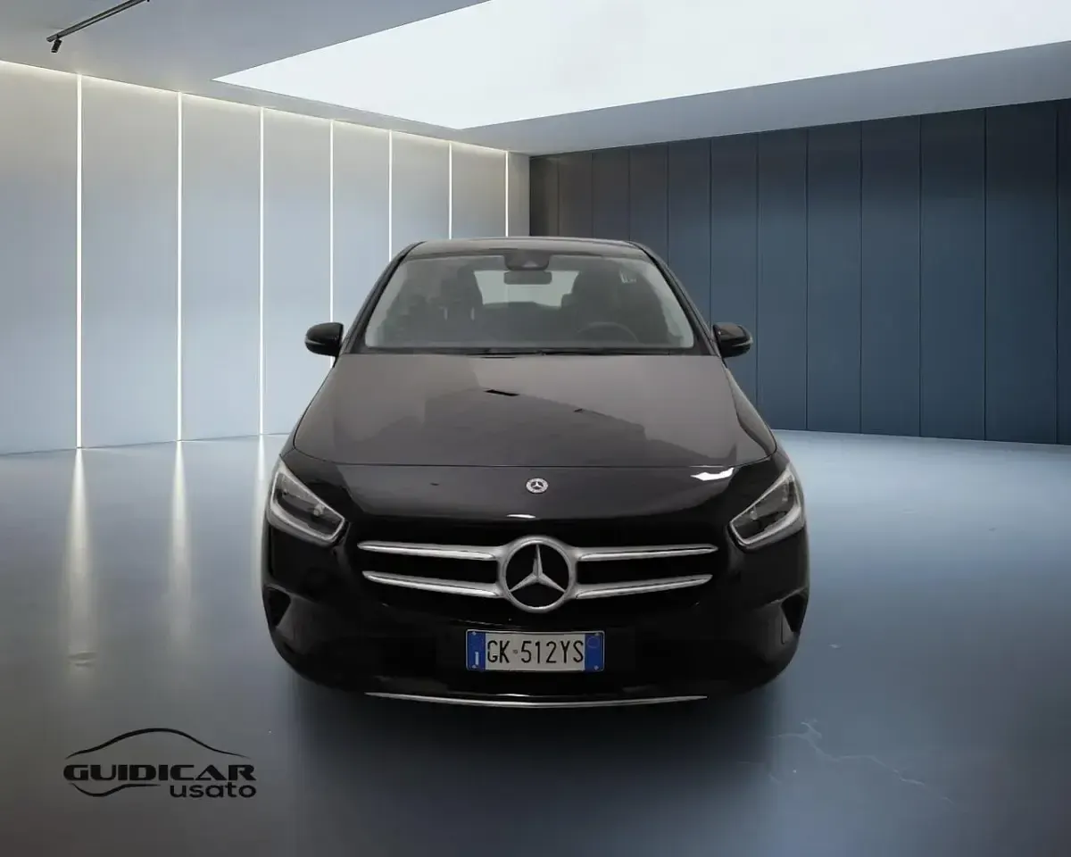 Usata Mercedes B180 116 CV (85 kW) 2022 Nero Utilitaria