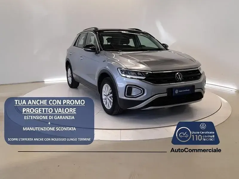Usata VW T-Roc Life 116 CV (85 kW) 2023 Argento SUV