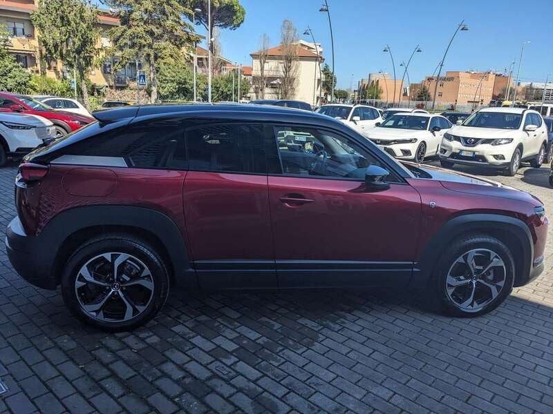 Begagnad Mazda MX30 Makoto 73 HK (53 kW) 2024 Röd SUV