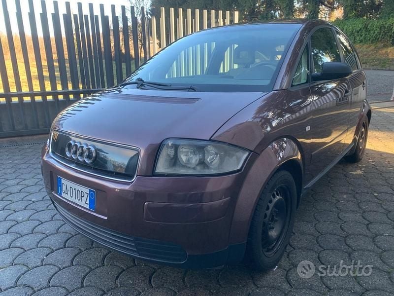 Usata Audi A2 Comfort 75 CV (55 kW) 2002 Marrone Utilitaria