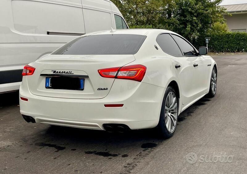 Usata Maserati Ghibli 275 CV (202 kW) 2015 Bianco Berlina
