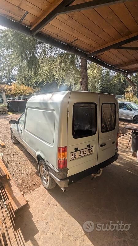 Usata Ford Courier 1995 Grigio Monovolume