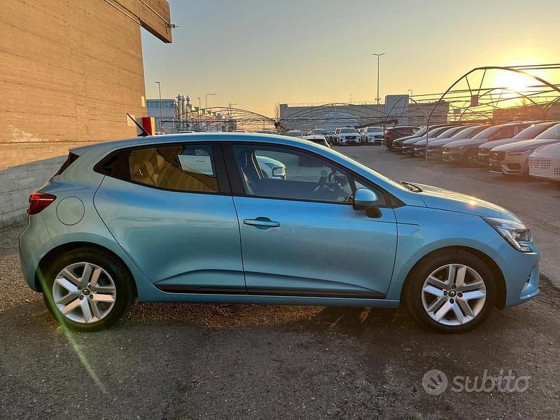 Usata Renault Clio V Business 100 CV (73 kW) 2022 Blu Berlina