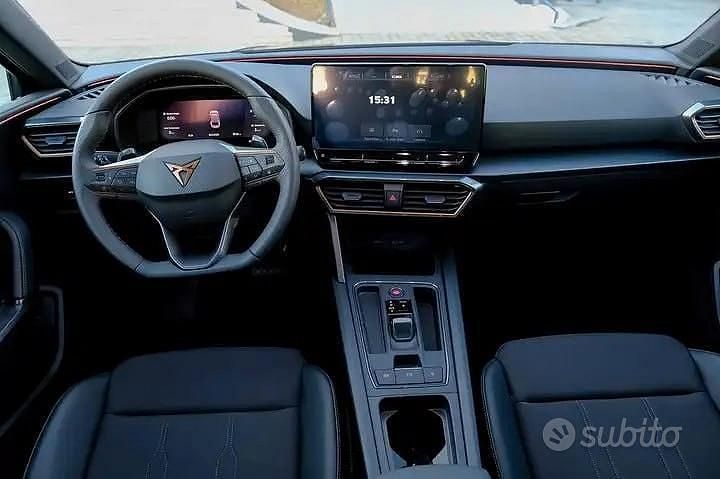 Usata Cupra Leon 150 CV (110 kW) 2024 Grigio Station wagon