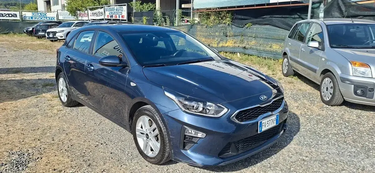 Usata Kia Ceed 100 CV (73 kW) 2019 Bluazzurro Utilitaria