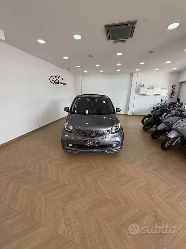 Usata Smart ForFour Exclusive 90 CV (66 kW) 2017 Grigio Utilitaria