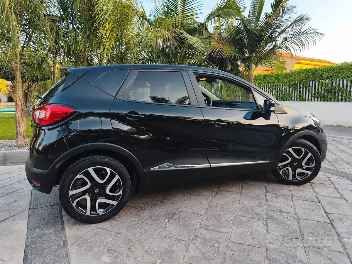 Usata Renault Captur 90 CV (66 kW) 2015 Nero SUV