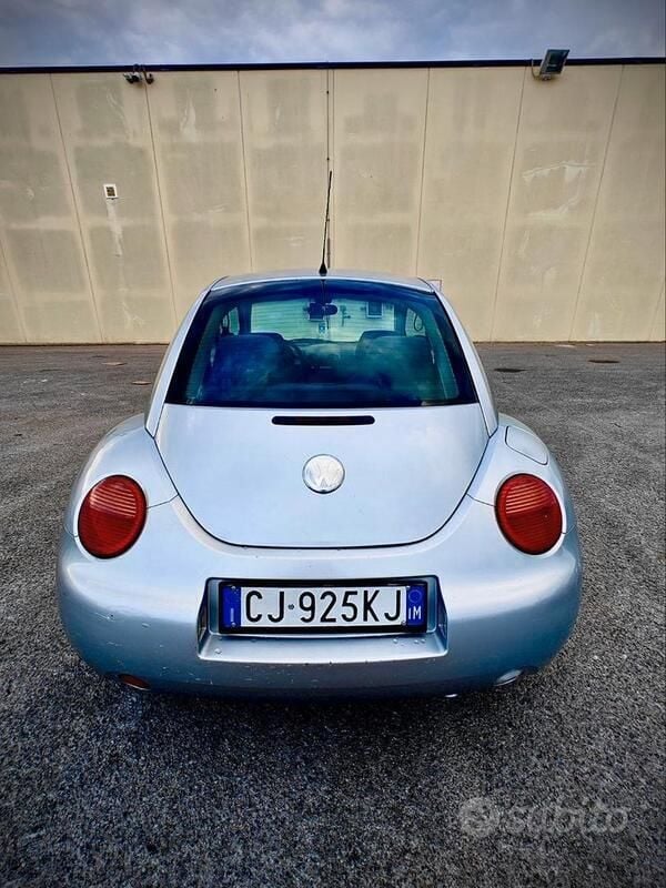 Usata VW Beetle 101 CV (74 kW) 2003 Grigio Utilitaria