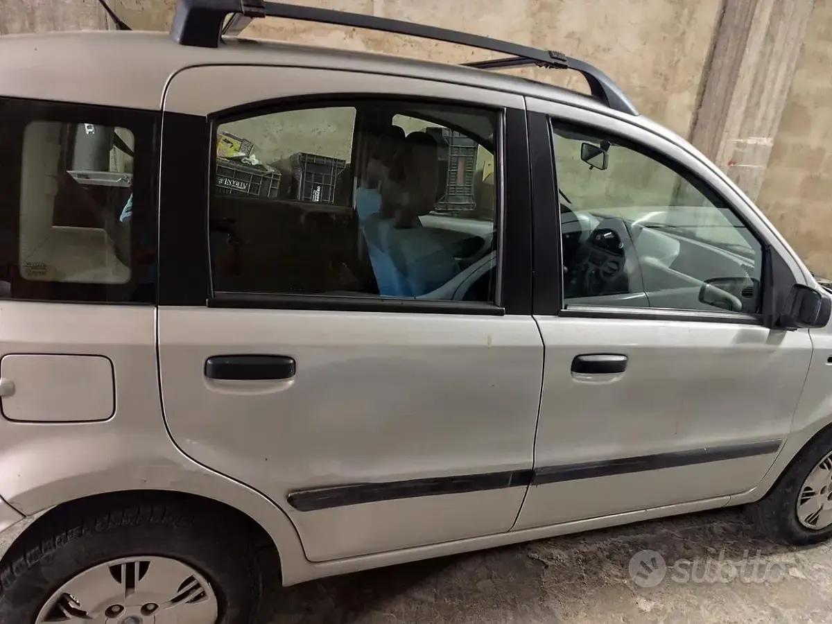 Usata Fiat Panda 69 CV (50 kW) 2006 Grigio Utilitaria