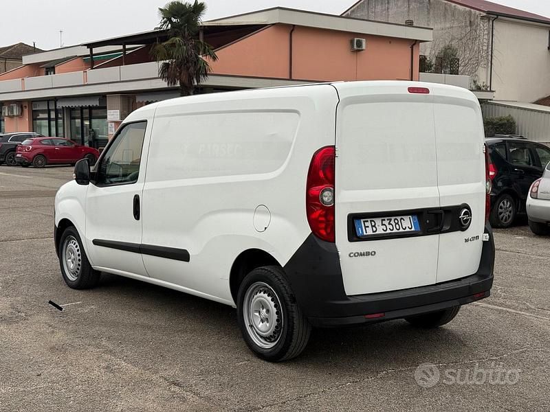 Occasion Opel Combo 105 ch (77 kW) 2015 Blanc Monospace