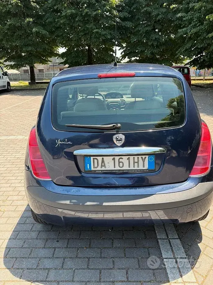 Usata Lancia Ypsilon 60 CV (44 kW) 2006 Bluazzurro Utilitaria