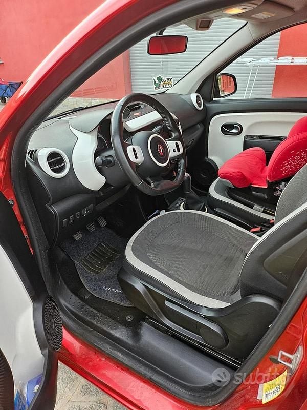 Usata Renault Twingo 69 CV (50 kW) 2016 Rosso Utilitaria