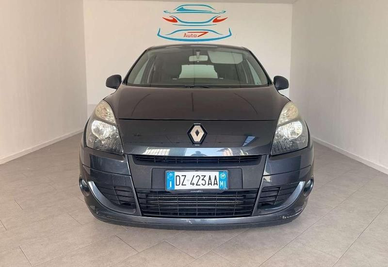 Grigio Usata 2009 Renault Scénic III Monovolume | 2990 € (Buon prezzo) - Immagine 1/4