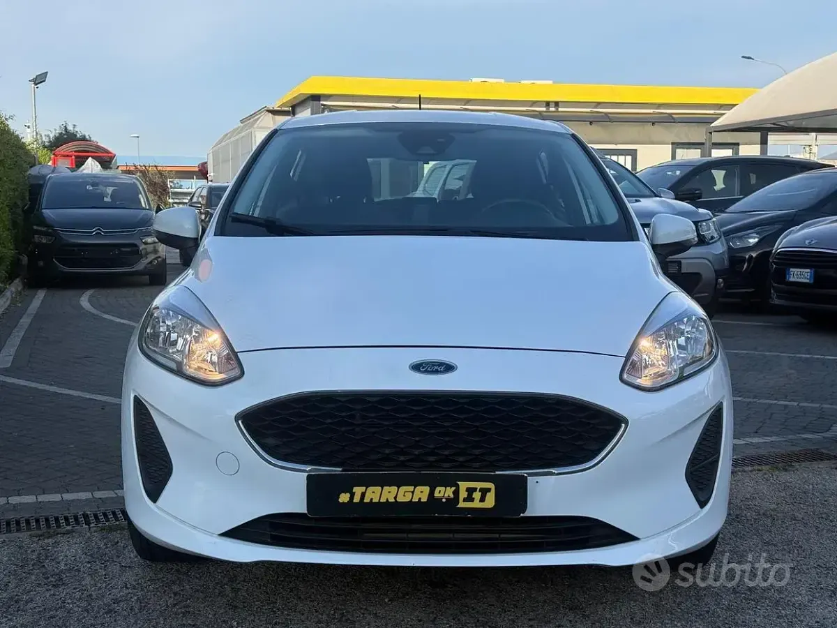 Usata Ford Fiesta 85 CV (62 kW) 2018 Grigio Utilitaria