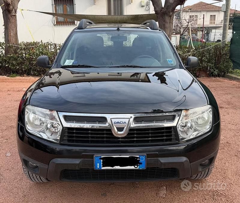 Usata Dacia Duster Lauréate 110 CV (80 kW) 2011 Nero SUV