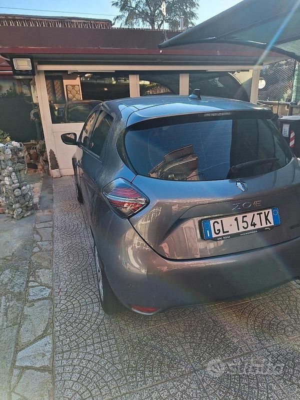 Grigio Usata 2022 Renault Zoe Evolution Utilitaria | 14.500 € (Buon prezzo) - Immagine 1/4