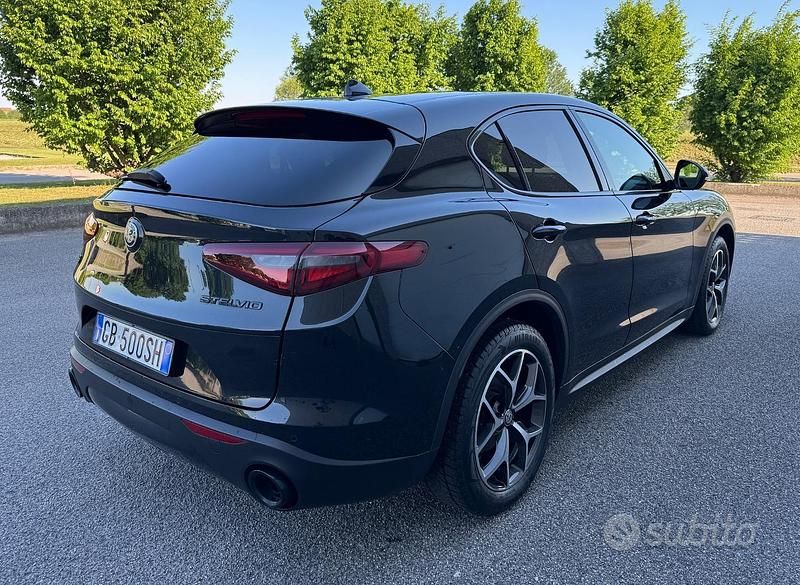 Usata Alfa Romeo Stelvio Sprint 190 CV (139 kW) 2020 Nero SUV