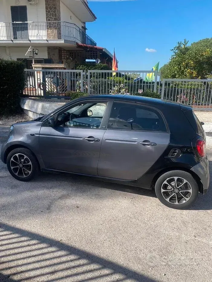 Usata Smart ForFour 90 CV (66 kW) 2016 Grigio Utilitaria