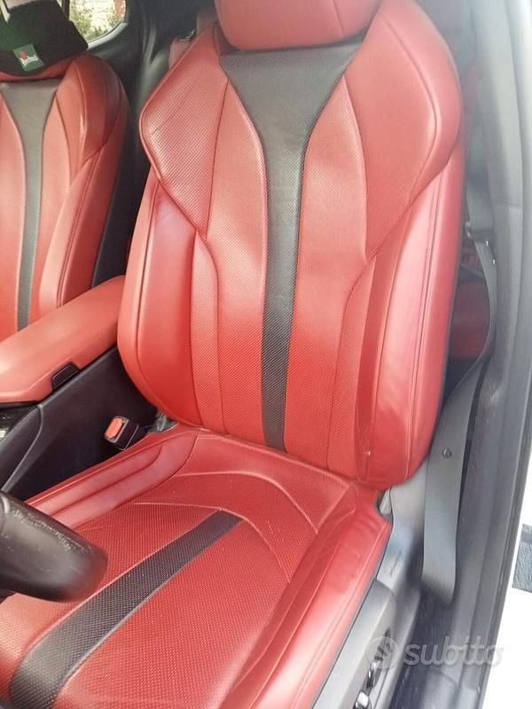 Usata Lexus UX Sport Line 152 CV (111 kW) 2019 Bianco SUV