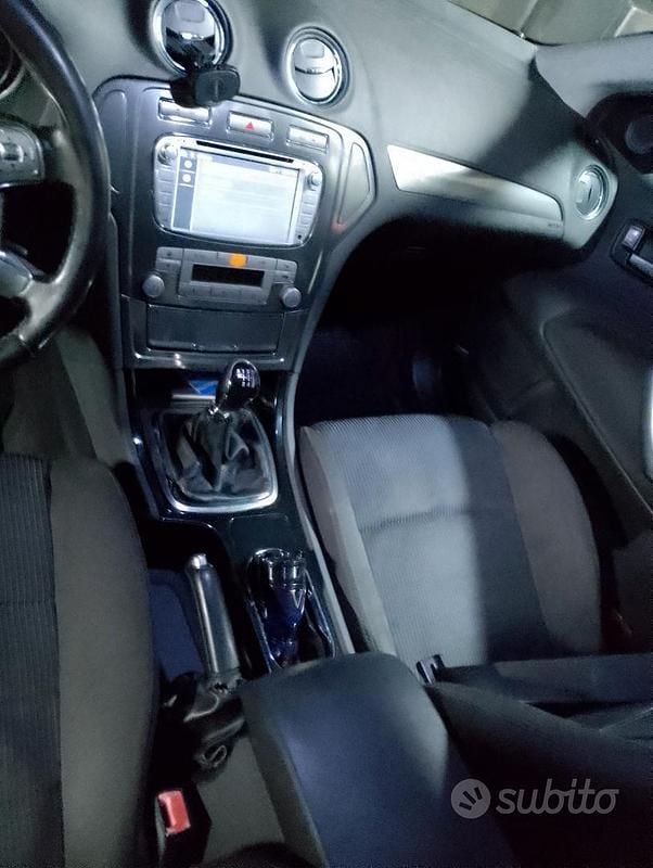 Usata Ford Mondeo 140 CV (102 kW) 2008 Bianco Berlina