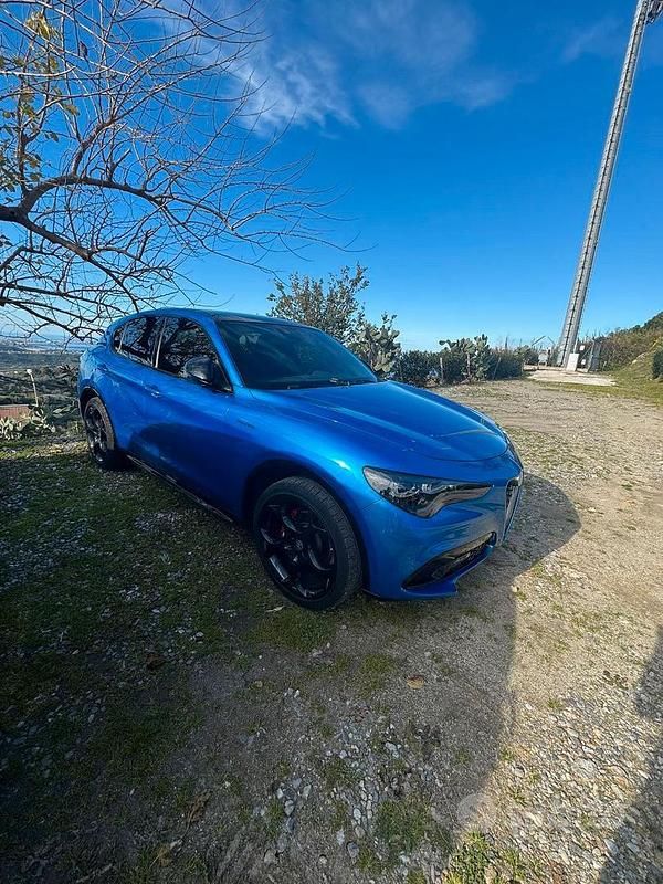 Usata Alfa Romeo Stelvio 280 CV (205 kW) 2024 Blu SUV