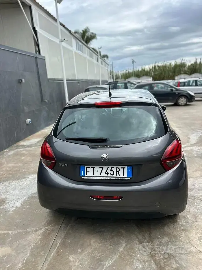 Usata Peugeot 208 Active 83 CV (61 kW) 2019 Grigio Utilitaria