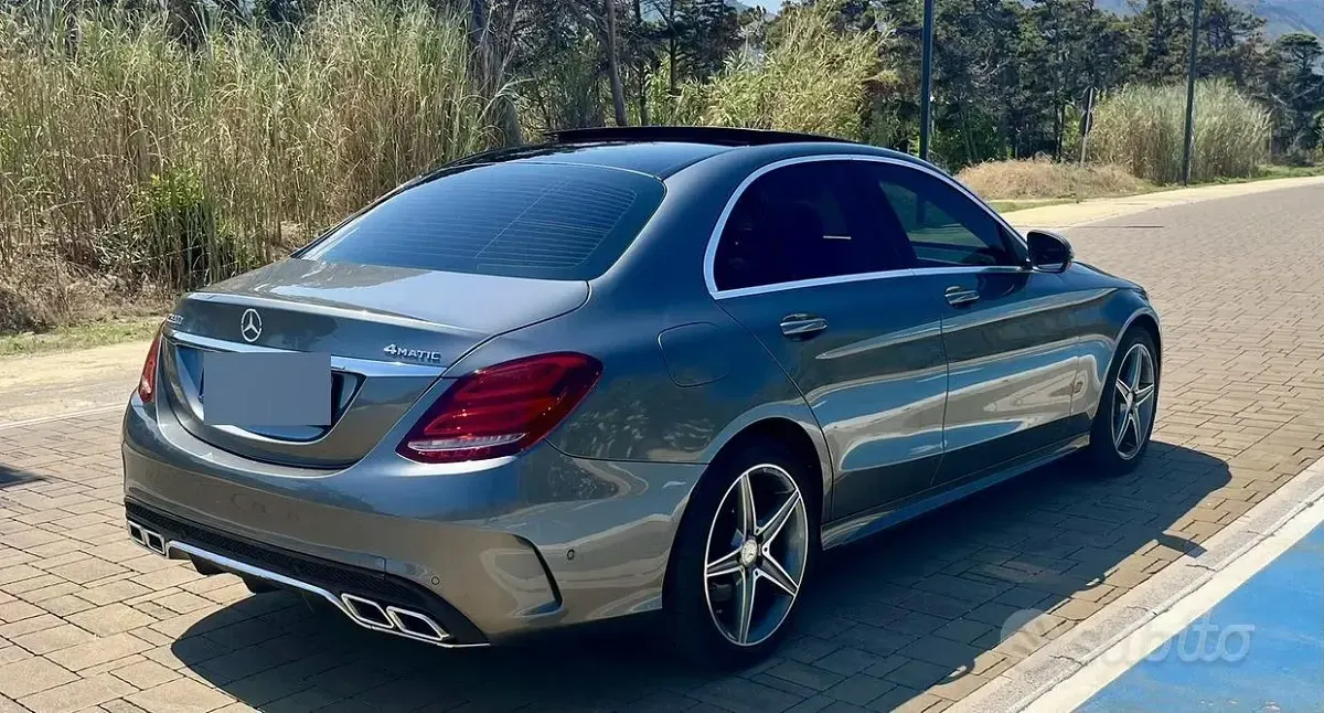 Usata Mercedes C220 AMG 170 CV (125 kW) 2017 Grigio Berlina