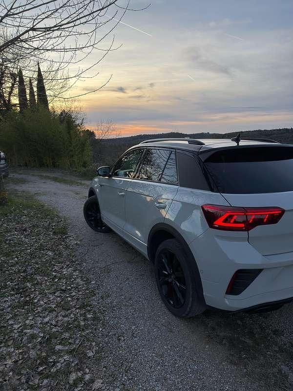 Usata VW T-Roc R-line 150 CV (110 kW) 2023 Beige SUV