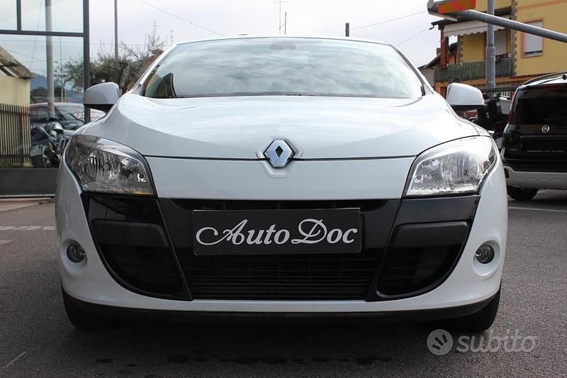 Usata Renault Mégane Coupé Luxe 110 CV (80 kW) 2010 Bianco Coupé