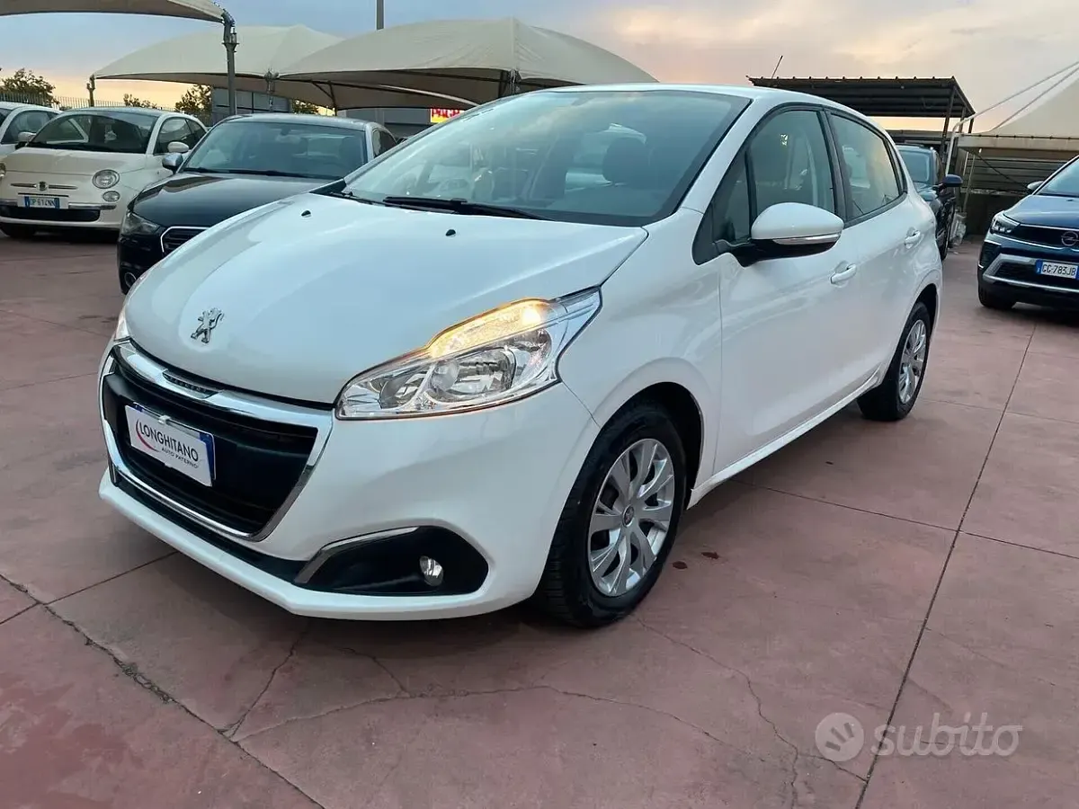 Usata Peugeot 208 Allure 120 CV (88 kW) 2019 Bianco Utilitaria