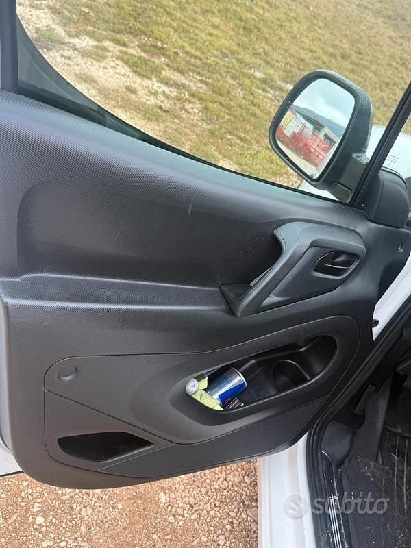 Usata Peugeot Partner 100 CV (73 kW) 2017 Monovolume