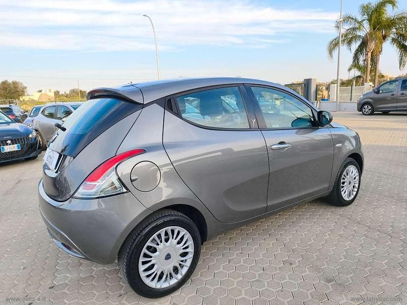 Usata Lancia Ypsilon S 95 CV (69 kW) 2017 Grigio Utilitaria