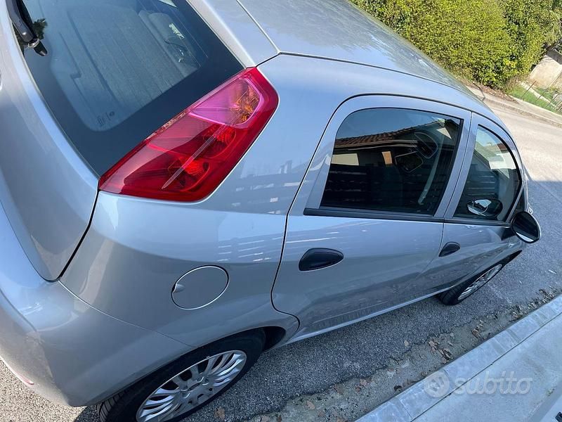 Usata Fiat Punto 69 CV (50 kW) 2017 Utilitaria