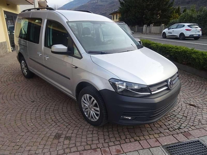 Usata VW Caddy Maxi 122 CV (89 kW) 2020 Argento riflesso Monovolume