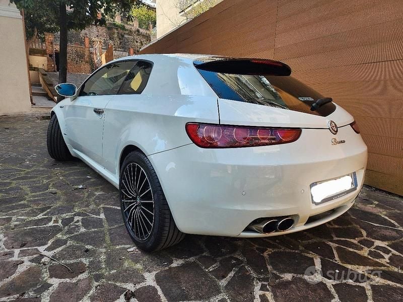 Usata Alfa Romeo Brera 200 CV (147 kW) 2010 Bianco Coupé