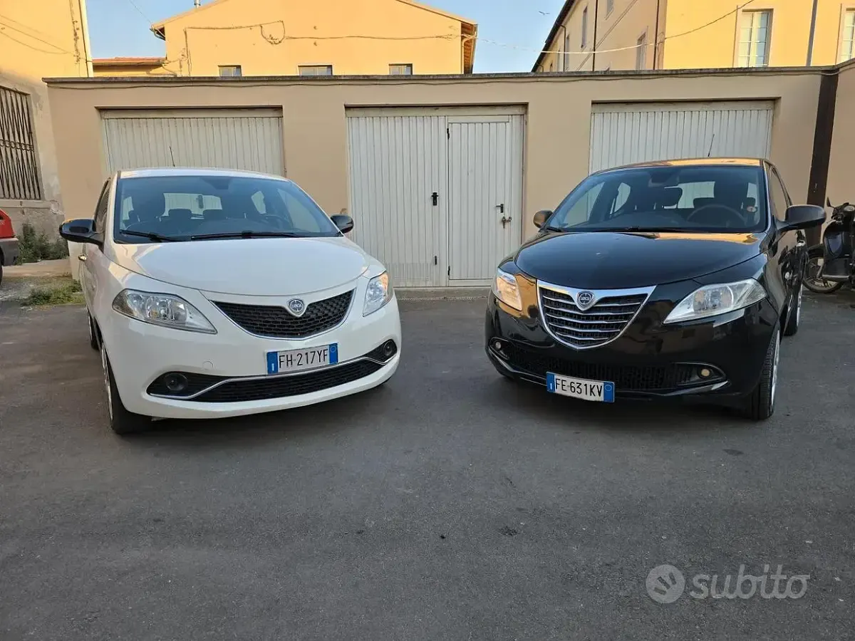 Usado Lancia Ypsilon Platinum 69 HP (50 kW) 2016 Preto Citadino