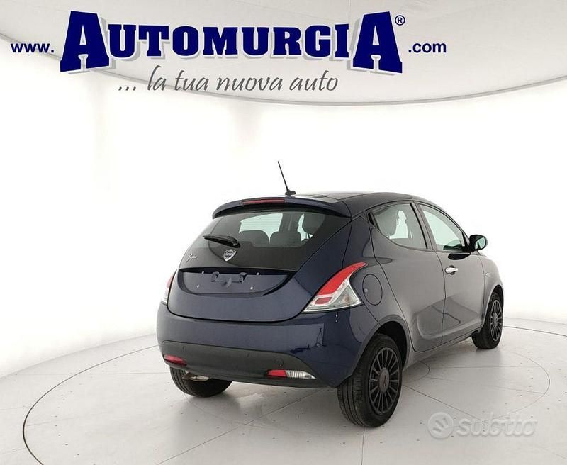 Usata Lancia Ypsilon Silver 69 CV (50 kW) 2021 Blu Utilitaria