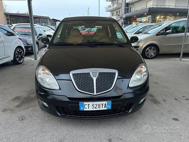 Usata Lancia Ypsilon 70 CV (51 kW) 2005 Nero Utilitaria