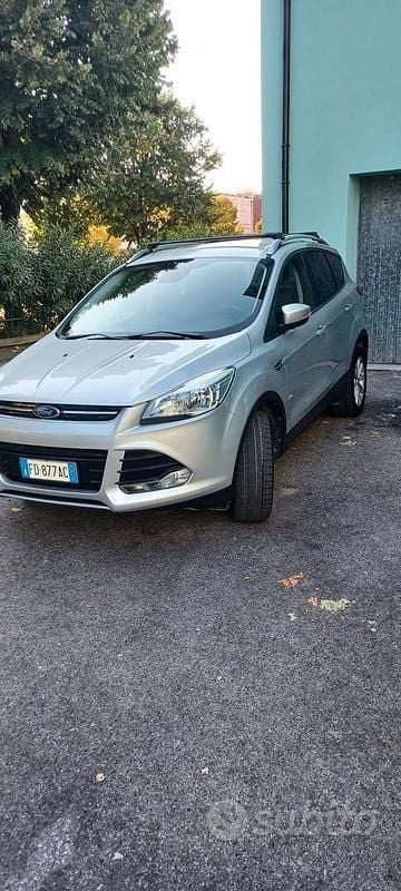 Usata Ford Kuga 150 CV (110 kW) 2016 Grigio SUV