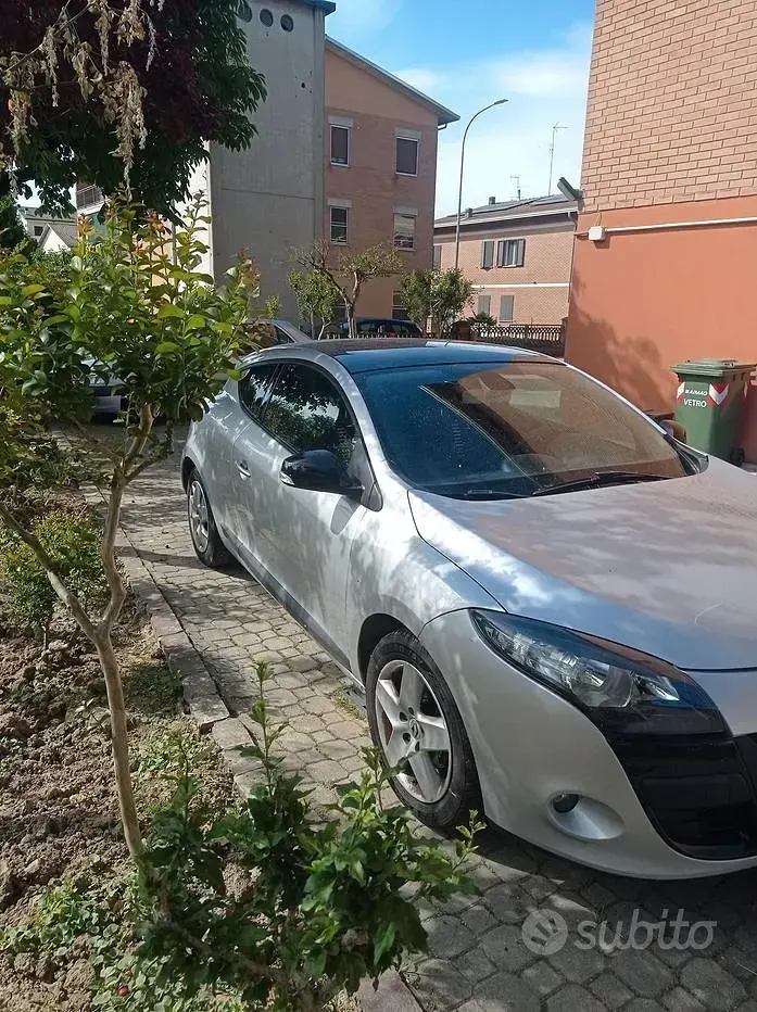 Usata Renault Mégane Coupé 90 CV (66 kW) 2012 Grigio Coupé
