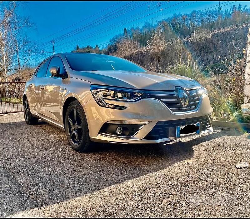 Usata Renault Mégane IV 110 CV (80 kW) 2016 Berlina