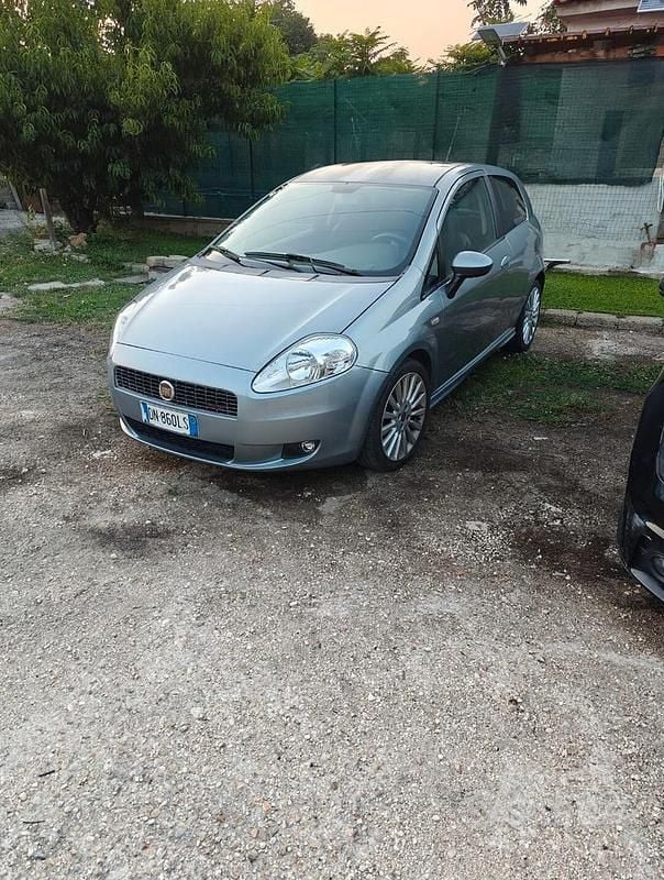 Usata Fiat Punto Classica 69 CV (50 kW) 2008 Grigio Utilitaria