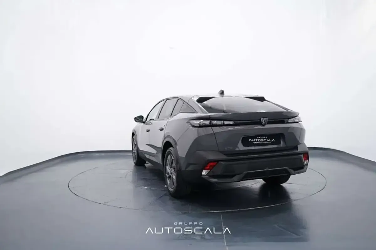 Usata Peugeot 408 Allure 136 CV (100 kW) 2025 Grigio selenium SUV