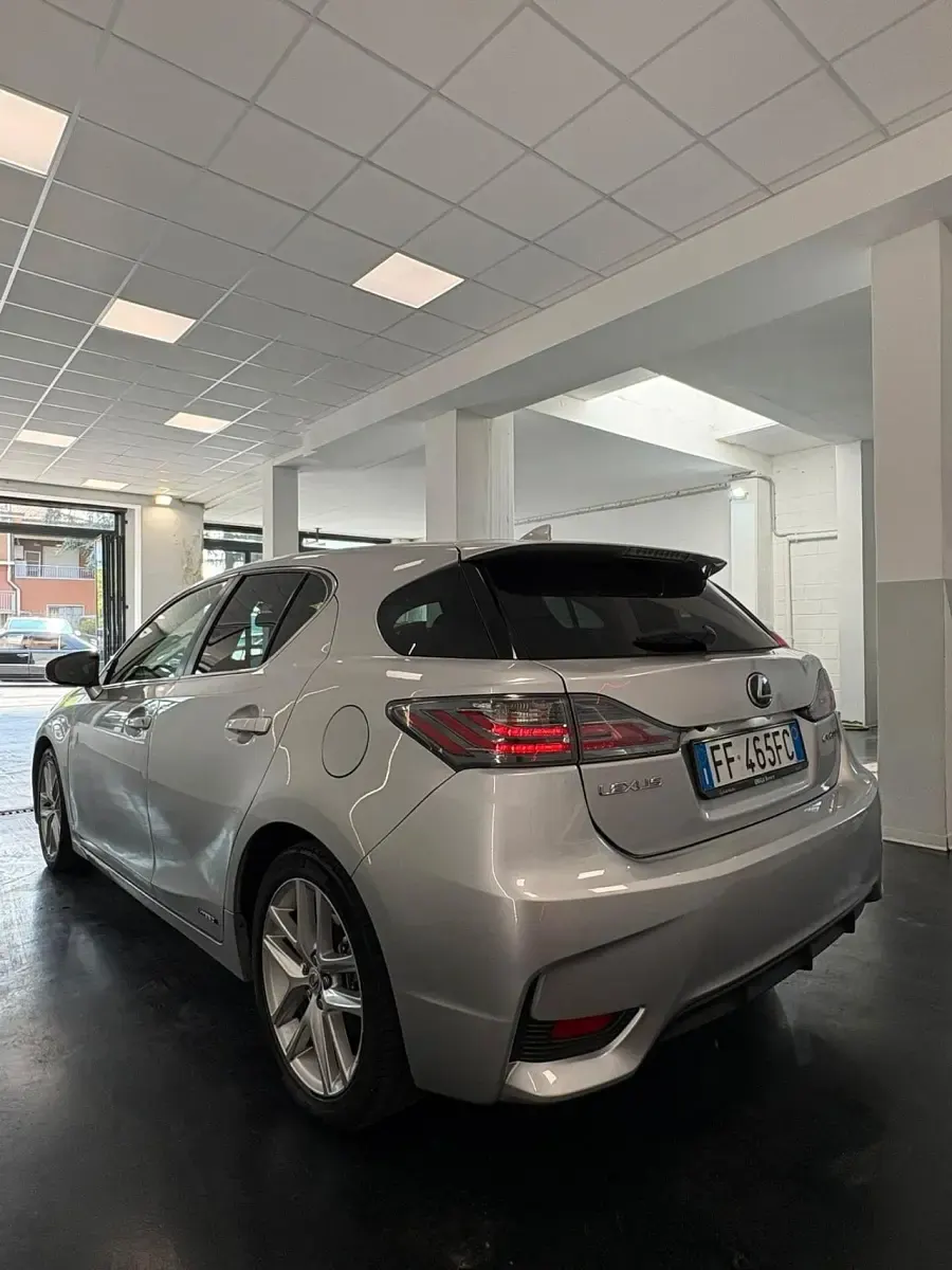Usata Lexus CT200h Sport Line 99 CV (72 kW) 2016 Argento Berlina