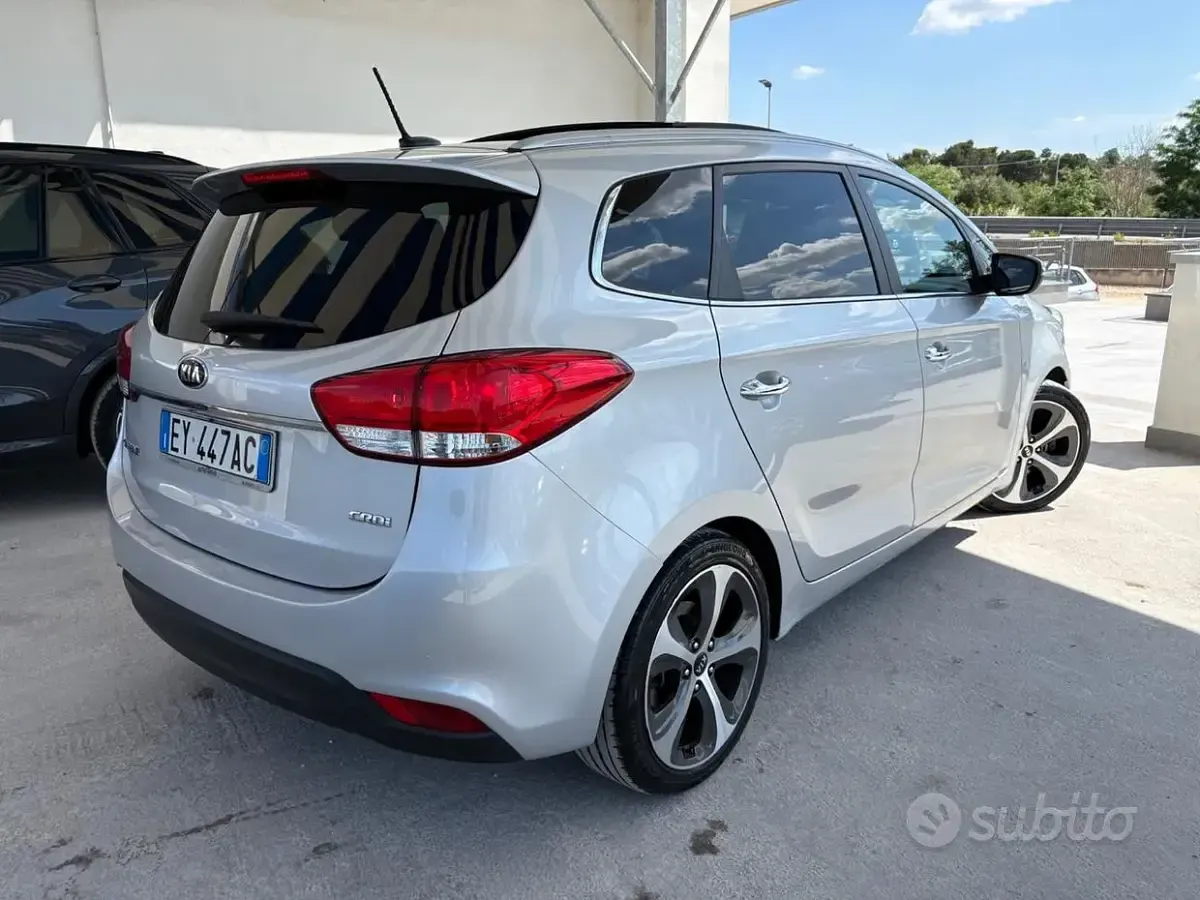 Usata Kia Carens Platinum 136 CV (100 kW) 2015 Grigio Monovolume