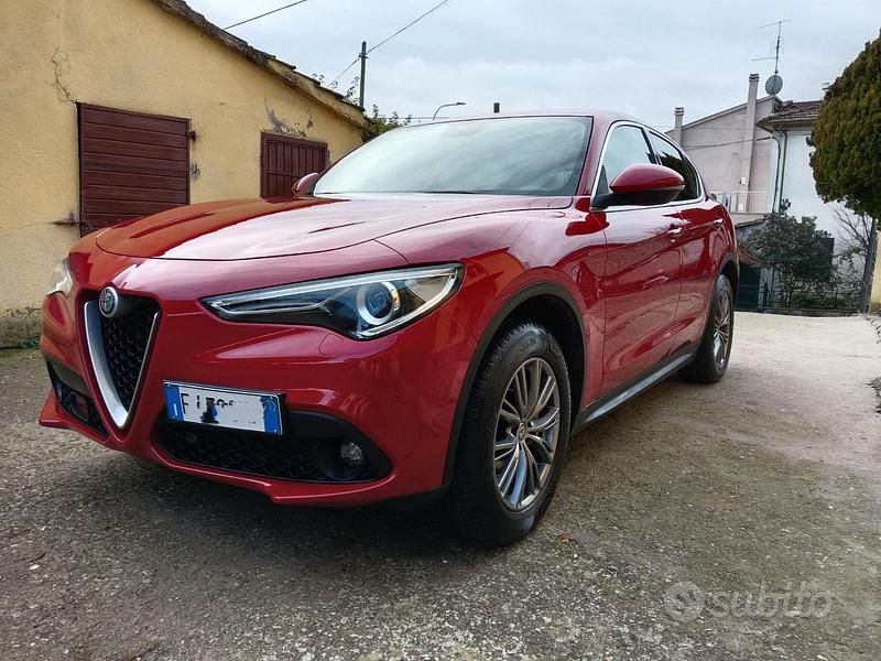 Usata Alfa Romeo Stelvio 210 CV (154 kW) 2017 Rosso SUV