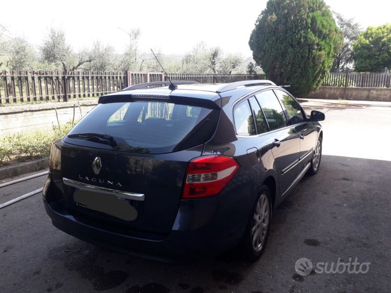 Usata Renault Laguna III 150 CV (110 kW) 2009 Nero Station wagon