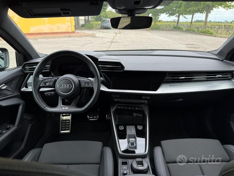 Usata Audi A3 S-Line 200 CV (147 kW) 2024 Grigio Utilitaria
